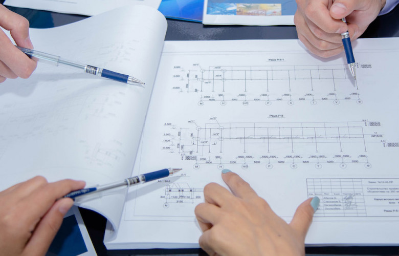 hands and plans